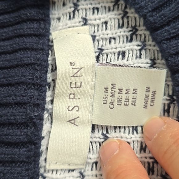 Aspen Holiday Sweater - Picture 3 of 6